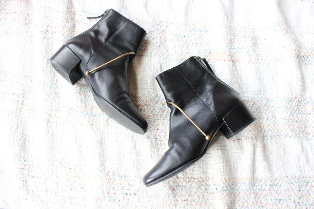 Freda Salvador Black Leather Metal Loop Stirrup Ornament Mid Heel Boots Size 7